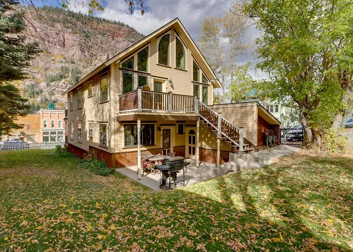 On Main St: 2 Mtn-View Units W/ Yard In Ouray
